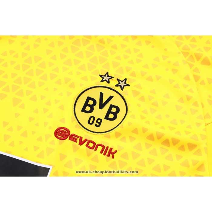 Tracksuit
 Borussia Dortmund 2023-2024 Short Sleeve
 Yellow
 - Shorts
